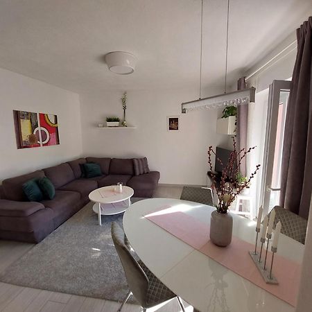 Apartman Nora Jelsa  Buitenkant foto